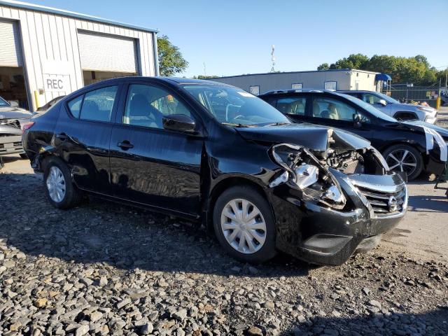 3N1CN7AP7KL803528 - 2019 NISSAN VERSA S Schwarz Foto 4