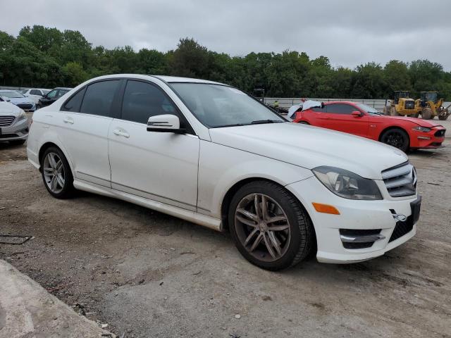 WDDGF8AB4DG104389 - 2013 MERCEDES-BENZ C 300 4MATIC WHITE photo 4