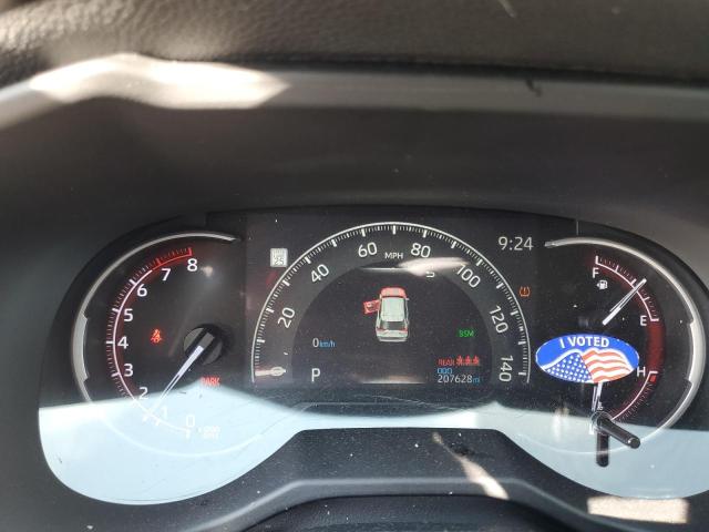 2T3P1RFV0PC334037 - 2023 TOYOTA RAV4 XLE 银色 照片 9