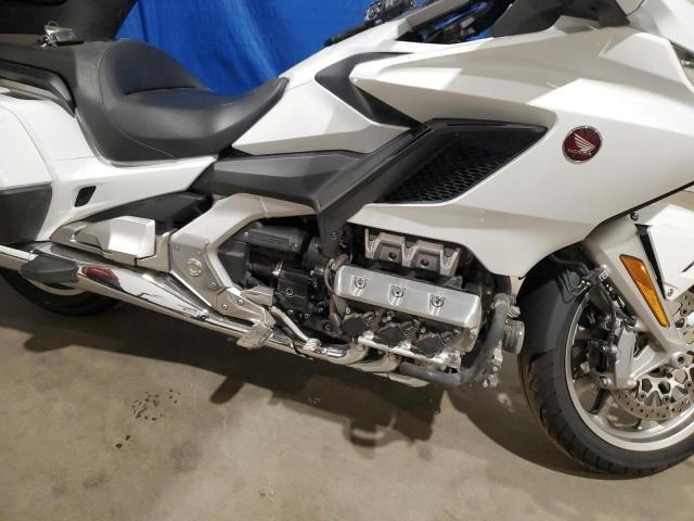 JH2SC7987JK000009 - 2018 HONDA GL1800 D WHITE photo 7