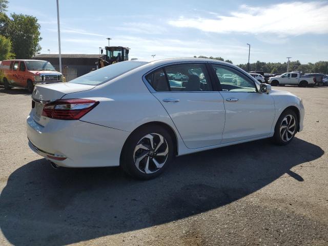 1HGCR3F8XHA039977 - 2017 HONDA ACCORD EXL WHITE photo 3