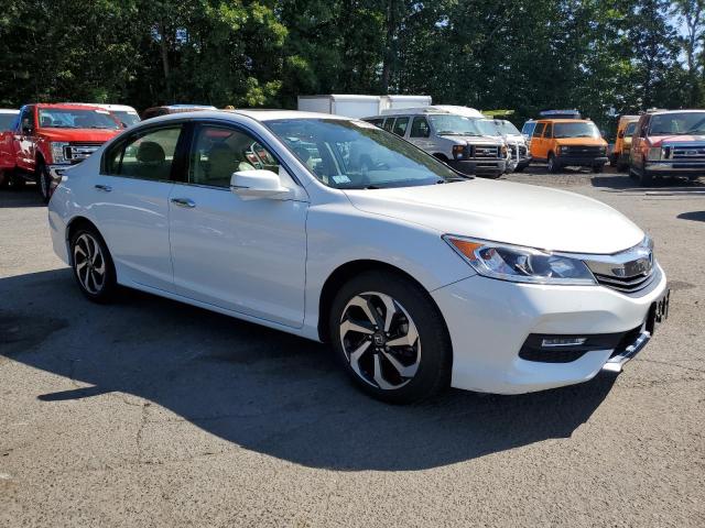 1HGCR3F8XHA039977 - 2017 HONDA ACCORD EXL WHITE photo 4
