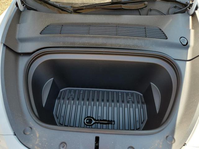 7SAYGDEE3SF295788 - 2025 TESLA MODEL Y Ақ фото 11