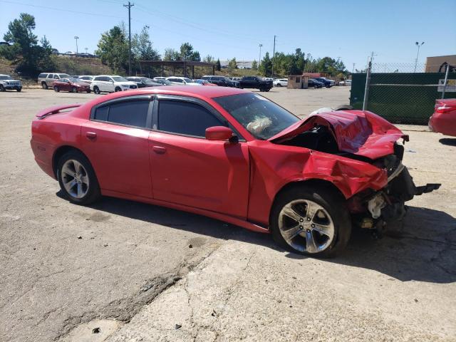 2C3CDXBG8DH522658 - 2013 DODGE CHARGER SE RED photo 4