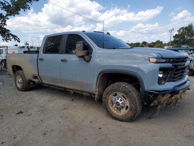 1GC4YLEY1RF241330 - 2024 CHEVROLET SILVERADO K2500 HEAVY DUTY GRAY photo 4