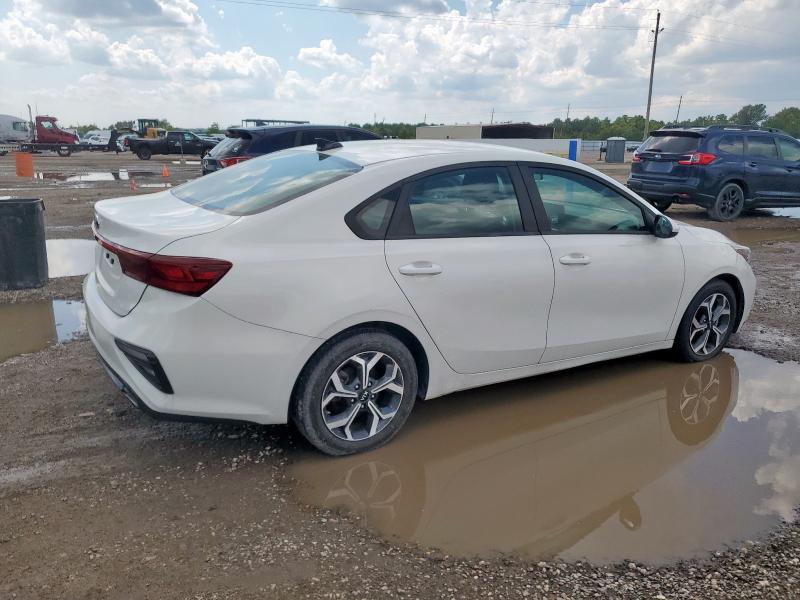 3KPF24AD0ME348567 - 2021 KIA FORTE FE WHITE photo 3