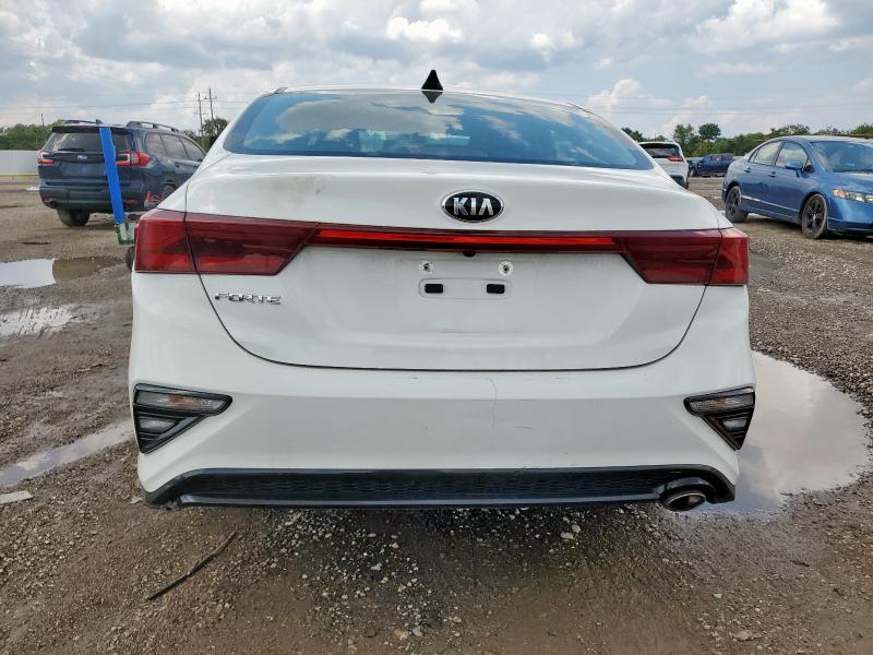 3KPF24AD0ME348567 - 2021 KIA FORTE FE WHITE photo 6