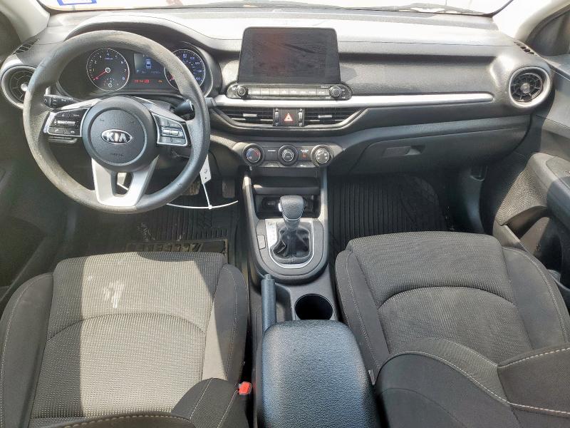 3KPF24AD0ME348567 - 2021 KIA FORTE FE WHITE photo 8