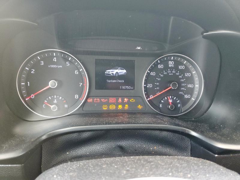 3KPF24AD0ME348567 - 2021 KIA FORTE FE WHITE photo 9