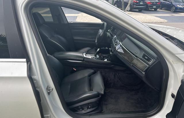 WBAKB8C50BC852016 - 2011 BMW 750 LI WHITE photo 5