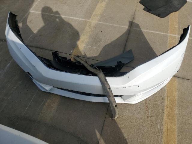 3HGGK5H42KM745945 - 2019 HONDA FIT LX WHITE photo 12