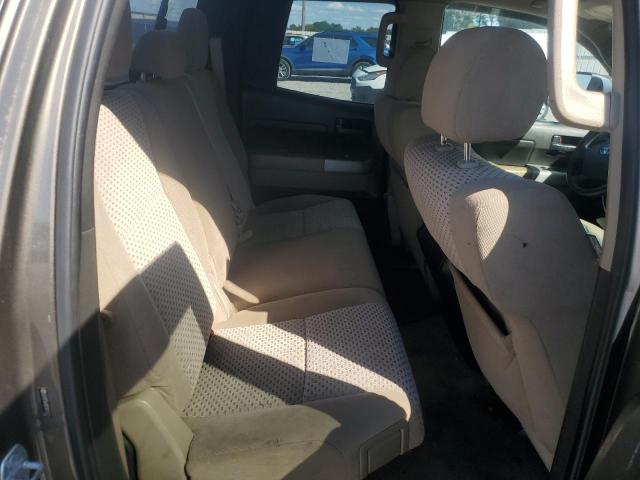5TFRT541X7X015721 - 2007 TOYOTA TUNDRA DOUBLE CAB SR5 GRAY photo 10