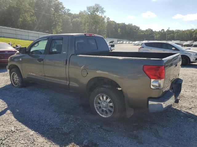 5TFRT541X7X015721 - 2007 TOYOTA TUNDRA DOUBLE CAB SR5 GRAY photo 2