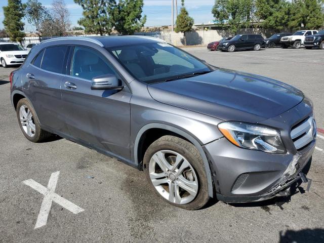 WDCTG4EB1HJ315271 - 2017 MERCEDES-BENZ GLA 250 SILVER photo 4