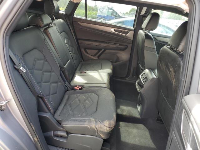 1V2HE2CA4RC232647 - 2024 VOLKSWAGEN ATLAS CROS SE SILVER photo 11