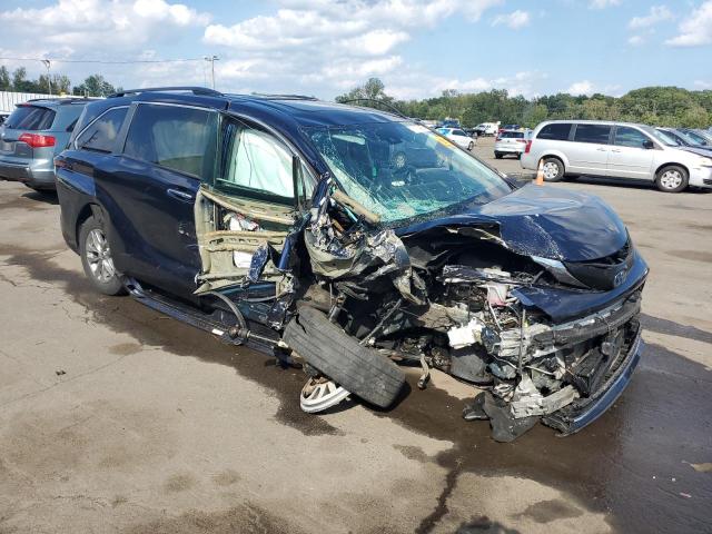 5TDYSKFC6PS087792 - 2023 TOYOTA SIENNA XLE BLUE photo 4