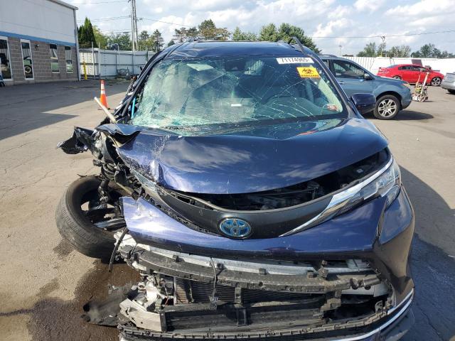 5TDYSKFC6PS087792 - 2023 TOYOTA SIENNA XLE BLUE photo 5