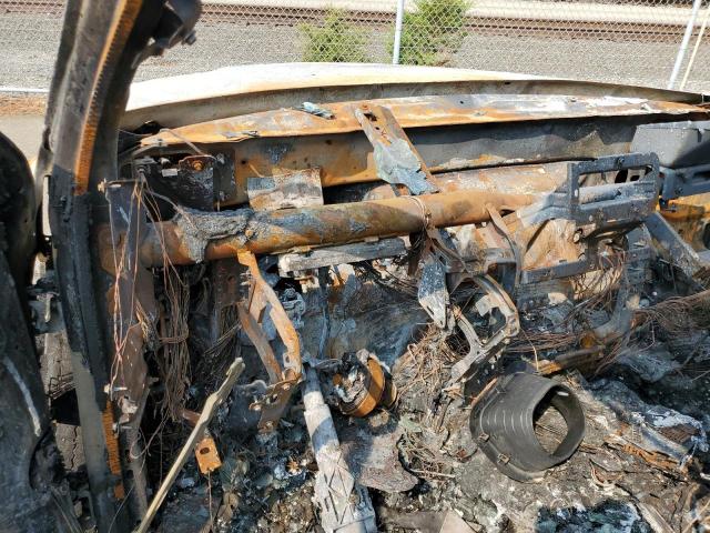 3C7WRMDL5JG174528 - 2018 RAM 5500 Spalony zdjęcie 8