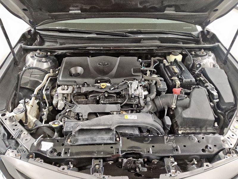 4T1B11HK1JU046055 - 2018 TOYOTA CAMRY L GRAY photo 11