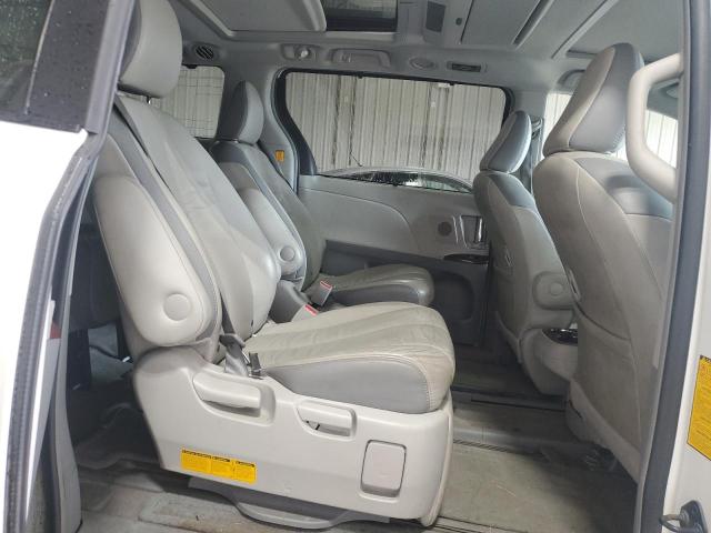 5TDDK3DC1BS011543 - 2011 TOYOTA SIENNA XLE 白色 照片 11
