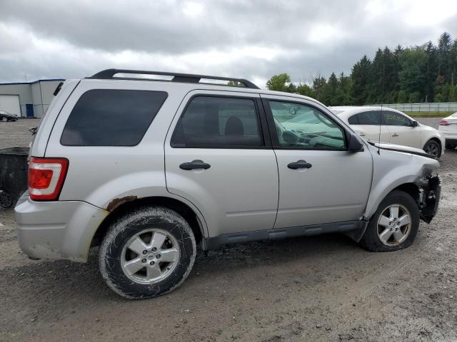 1FMCU03709KD08888 - 2009 FORD ESCAPE XLT SILVER photo 3