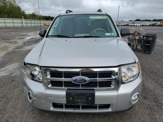 1FMCU03709KD08888 - 2009 FORD ESCAPE XLT SILVER photo 5