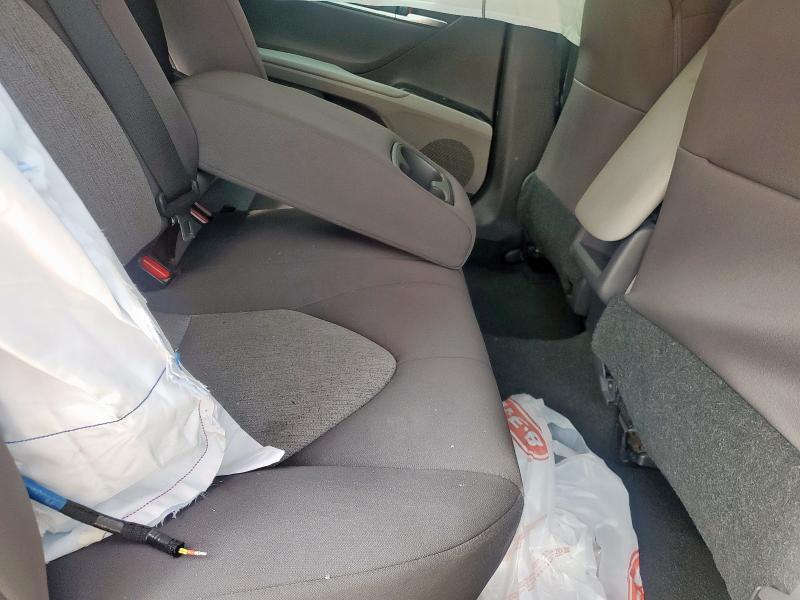 4T1C11AK2LU981490 - 2020 TOYOTA CAMRY LE SILVER photo 10