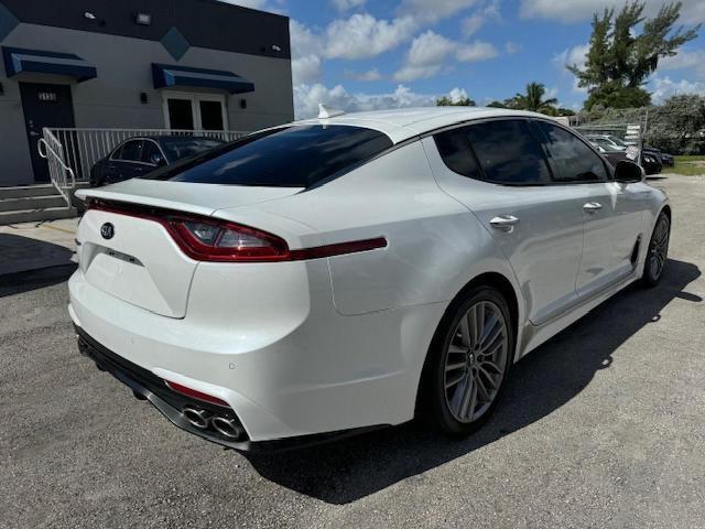 KNAE15LAXJ6032888 - 2018 KIA STINGER WHITE photo 3