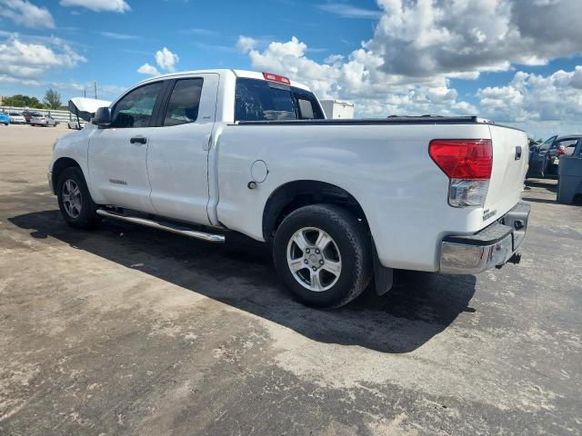 5TFRM5F16BX033734 - 2011 TOYOTA TUNDRA DOUBLE CAB SR5 WHITE photo 2