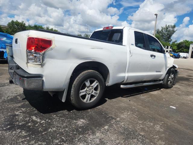 5TFRM5F16BX033734 - 2011 TOYOTA TUNDRA DOUBLE CAB SR5 WHITE photo 3