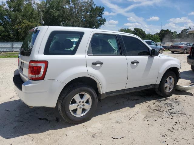 1FMCU02729KA38273 - 2009 FORD ESCAPE XLS WHITE photo 3