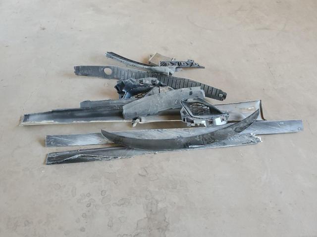 WBS1J5C57JVA12877 - 2018 BMW M2 WHITE photo 12