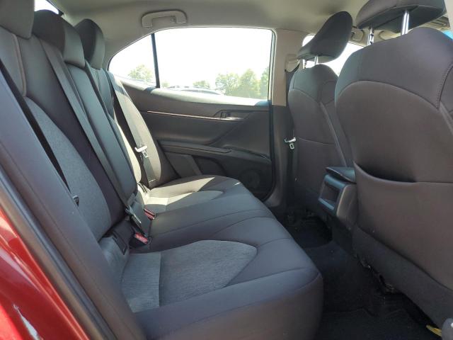 4T1B11HK3JU548355 - 2018 TOYOTA CAMRY L RED photo 10