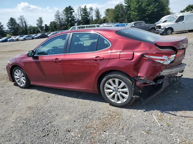 4T1B11HK3JU548355 - 2018 TOYOTA CAMRY L RED photo 2
