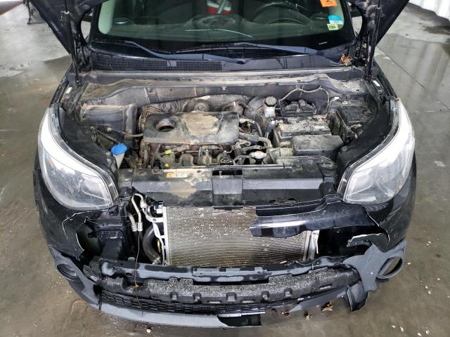 KNDJN2A24J7895518 - 2018 KIA SOUL BLACK photo 12