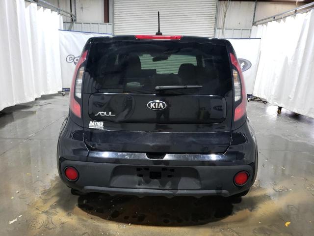 KNDJN2A24J7895518 - 2018 KIA SOUL BLACK photo 6