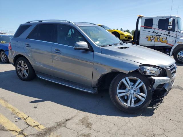 4JGDA5HB6CA024959 - 2012 MERCEDES-BENZ ML 350 4MATIC GRAY photo 4