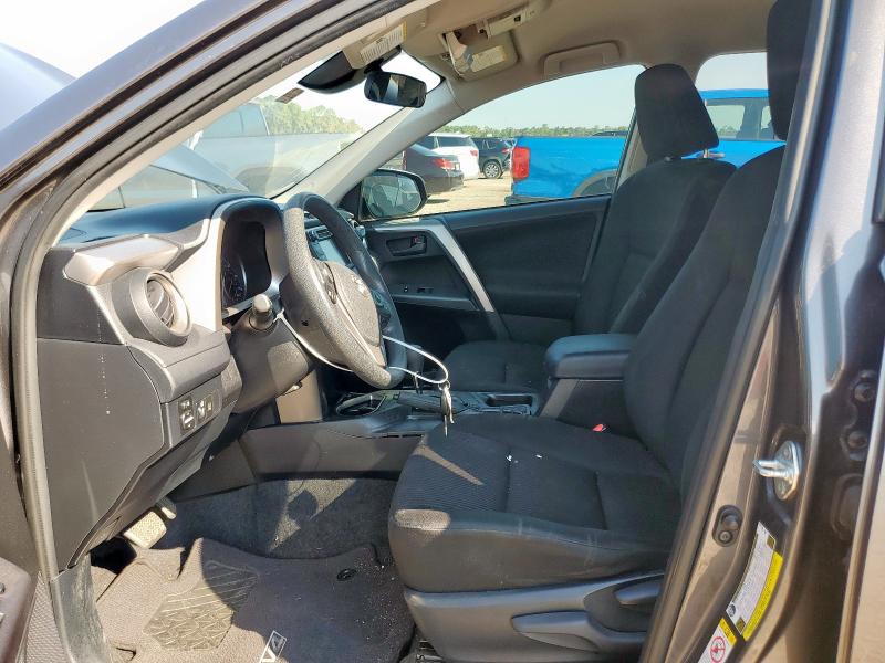 JTMZFREV8JJ740924 - 2018 TOYOTA RAV4 LE GRAY photo 7