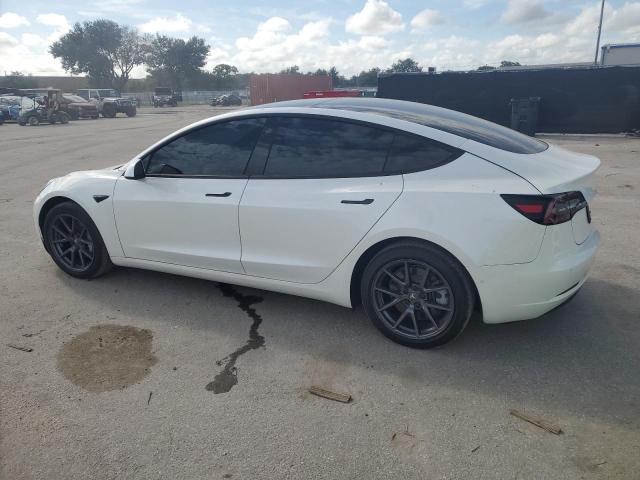 5YJ3E1EA6MF913357 - 2021 TESLA MODEL 3 白色 照片 2