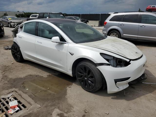 5YJ3E1EA8JF004354 - 2018 TESLA MODEL 3 WHITE photo 4