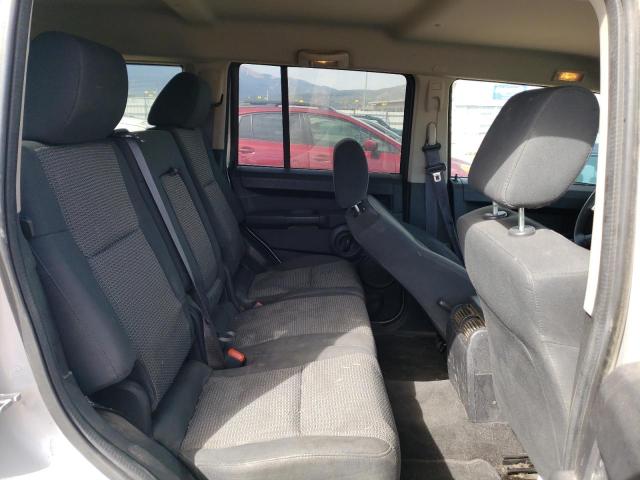 1J8HG48K48C172336 - 2008 JEEP COMMANDER SPORT Silber Foto 11