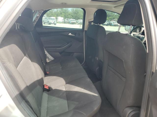 1FADP3M22JL230011 - 2018 FORD FOCUS SEL 银色 照片 10