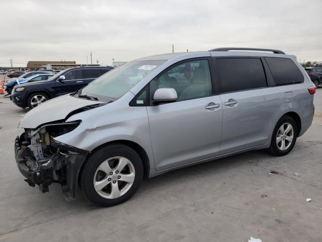 2016 TOYOTA SIENNA LE, 