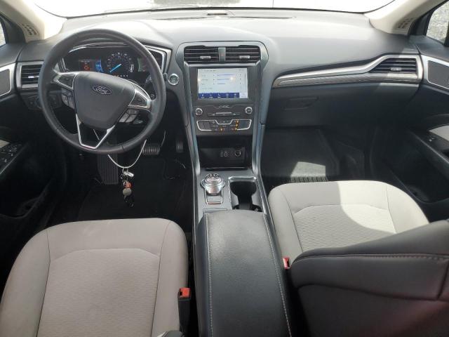 3FA6P0HD8KR194055 - 2019 FORD FUSION SE SILVER photo 8