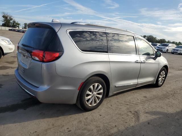 2C4RC1BG3KR582943 - 2019 CHRYSLER PACIFICA TOURING L SILVER photo 3