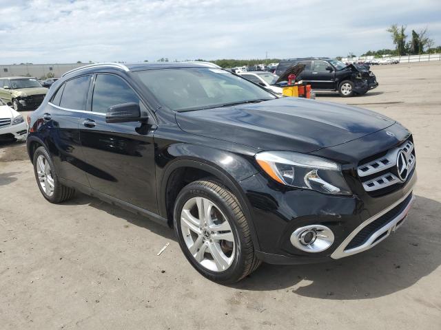 WDCTG4EB7JJ423609 - 2018 MERCEDES-BENZ GLA 250 BLACK photo 4