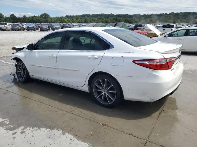 4T1BF1FK4FU474021 - 2015 TOYOTA CAMRY LE WHITE photo 2