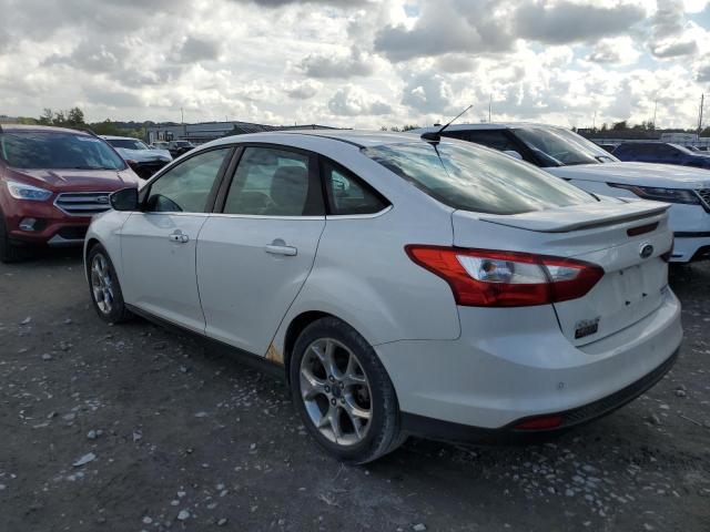 1FAHP3J26CL400394 - 2012 FORD FOCUS TITANIUM WHITE photo 2