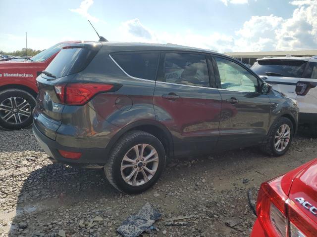 1FMCU0GD5KUC49556 - 2019 FORD ESCAPE SE Графитовый фото 3