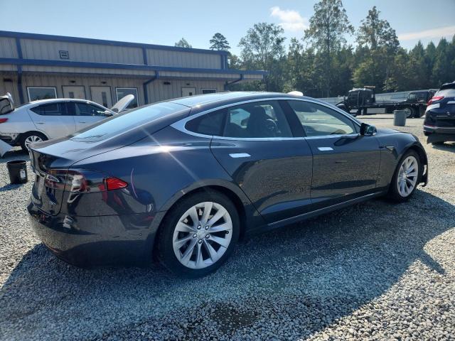 5YJSA1E25GF156861 - 2016 TESLA MODEL S Темно-сірий фото 3